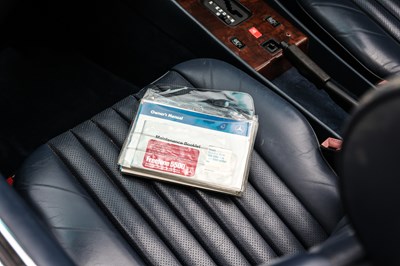 Lot 1989 Mercedes-Benz 300 SL