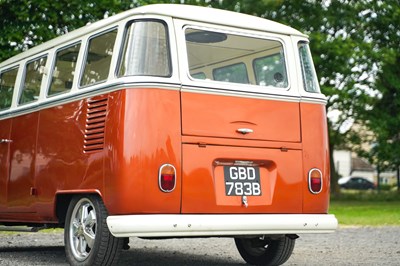 Lot 1964 Volkswagen Type 2 Split Screen Deluxe Kombi 15 window