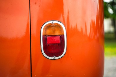 Lot 1964 Volkswagen Type 2 Split Screen Deluxe Kombi 15 window