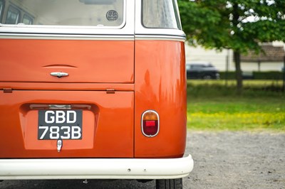 Lot 1964 Volkswagen Type 2 Split Screen Deluxe Kombi 15 window