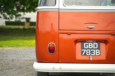 Lot 1964 Volkswagen Type 2 Split Screen Deluxe Kombi 15 window