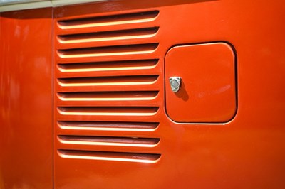 Lot 1964 Volkswagen Type 2 Split Screen Deluxe Kombi 15 window