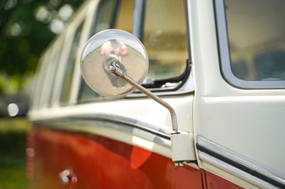 Lot 1964 Volkswagen Type 2 Split Screen Deluxe Kombi 15 window
