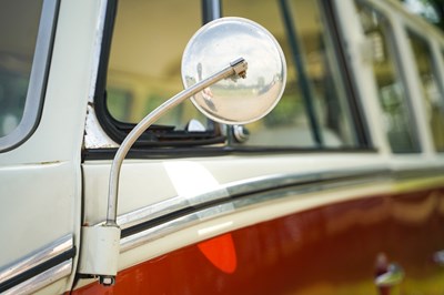 Lot 1964 Volkswagen Type 2 Split Screen Deluxe Kombi 15 window