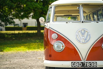 Lot 1964 Volkswagen Type 2 Split Screen Deluxe Kombi 15 window