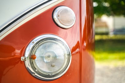 Lot 1964 Volkswagen Type 2 Split Screen Deluxe Kombi 15 window