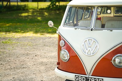 Lot 1964 Volkswagen Type 2 Split Screen Deluxe Kombi 15 window
