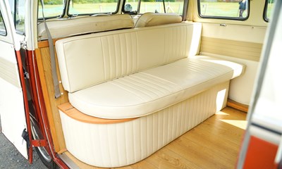 Lot 1964 Volkswagen Type 2 Split Screen Deluxe Kombi 15 window