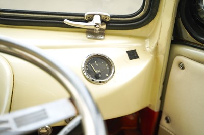 Lot 1964 Volkswagen Type 2 Split Screen Deluxe Kombi 15 window