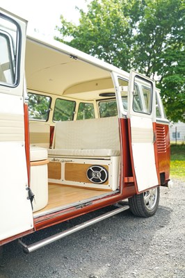 Lot 1964 Volkswagen Type 2 Split Screen Deluxe Kombi 15 window