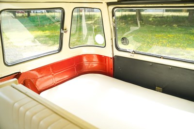 Lot 1964 Volkswagen Type 2 Split Screen Deluxe Kombi 15 window