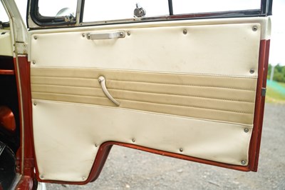 Lot 1964 Volkswagen Type 2 Split Screen Deluxe Kombi 15 window