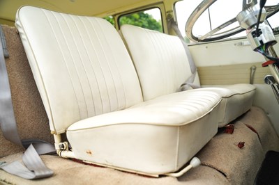 Lot 1964 Volkswagen Type 2 Split Screen Deluxe Kombi 15 window