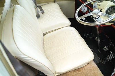 Lot 1964 Volkswagen Type 2 Split Screen Deluxe Kombi 15 window