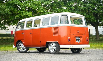 Lot 1964 Volkswagen Type 2 Split Screen Deluxe Kombi 15 window