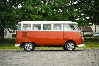 Lot 1964 Volkswagen Type 2 Split Screen Deluxe Kombi 15 window