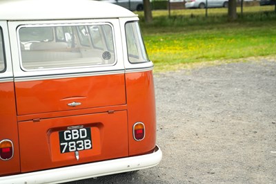 Lot 1964 Volkswagen Type 2 Split Screen Deluxe Kombi 15 window