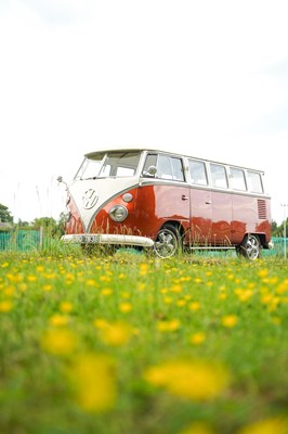 Lot 1964 Volkswagen Type 2 Split Screen Deluxe Kombi 15 window