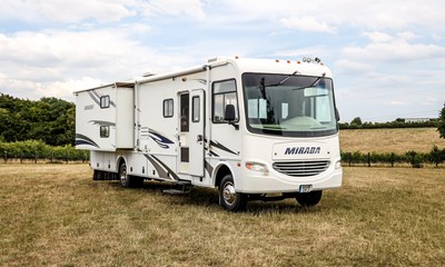 Lot 2008 Coachmen Mirada 350 DS