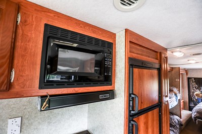 Lot 169 - 2008 Coachmen Mirada 350 DS