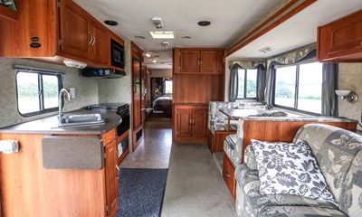 Lot 169 - 2008 Coachmen Mirada 350 DS