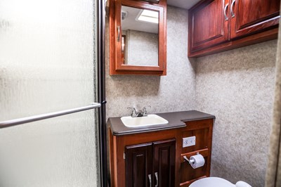 Lot 169 - 2008 Coachmen Mirada 350 DS