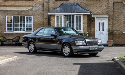 Lot 1995 Mercedes-Benz E320 Coupé