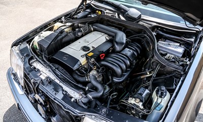 Lot 1995 Mercedes-Benz E320 Coupé