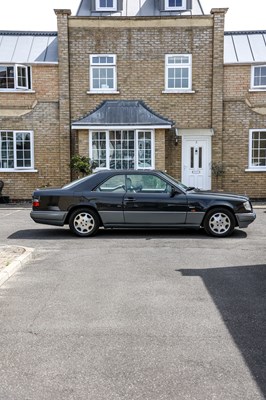 Lot 1995 Mercedes-Benz E320 Coupé
