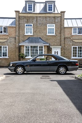 Lot 1995 Mercedes-Benz E320 Coupé