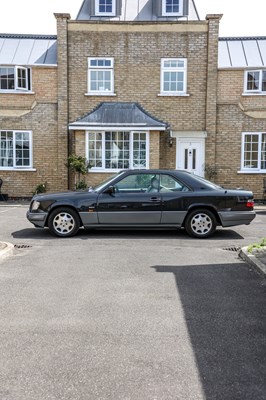 Lot 1995 Mercedes-Benz E320 Coupé
