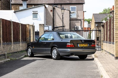 Lot 1995 Mercedes-Benz E320 Coupé