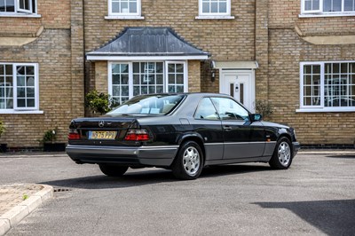 Lot 1995 Mercedes-Benz E320 Coupé