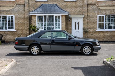 Lot 1995 Mercedes-Benz E320 Coupé