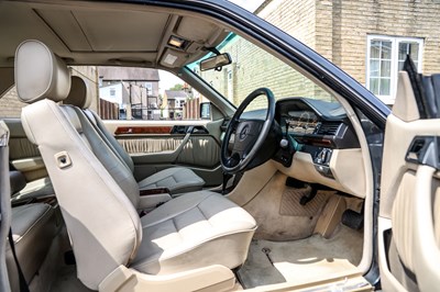 Lot 1995 Mercedes-Benz E320 Coupé