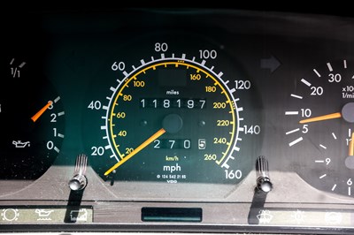 Lot 1995 Mercedes-Benz E320 Coupé