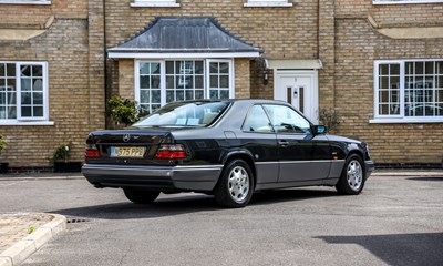 Lot 1995 Mercedes-Benz E320 Coupé