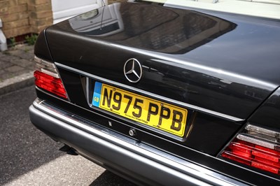 Lot 1995 Mercedes-Benz E320 Coupé