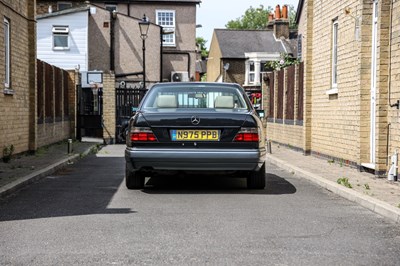 Lot 1995 Mercedes-Benz E320 Coupé