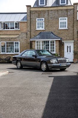 Lot 1995 Mercedes-Benz E320 Coupé
