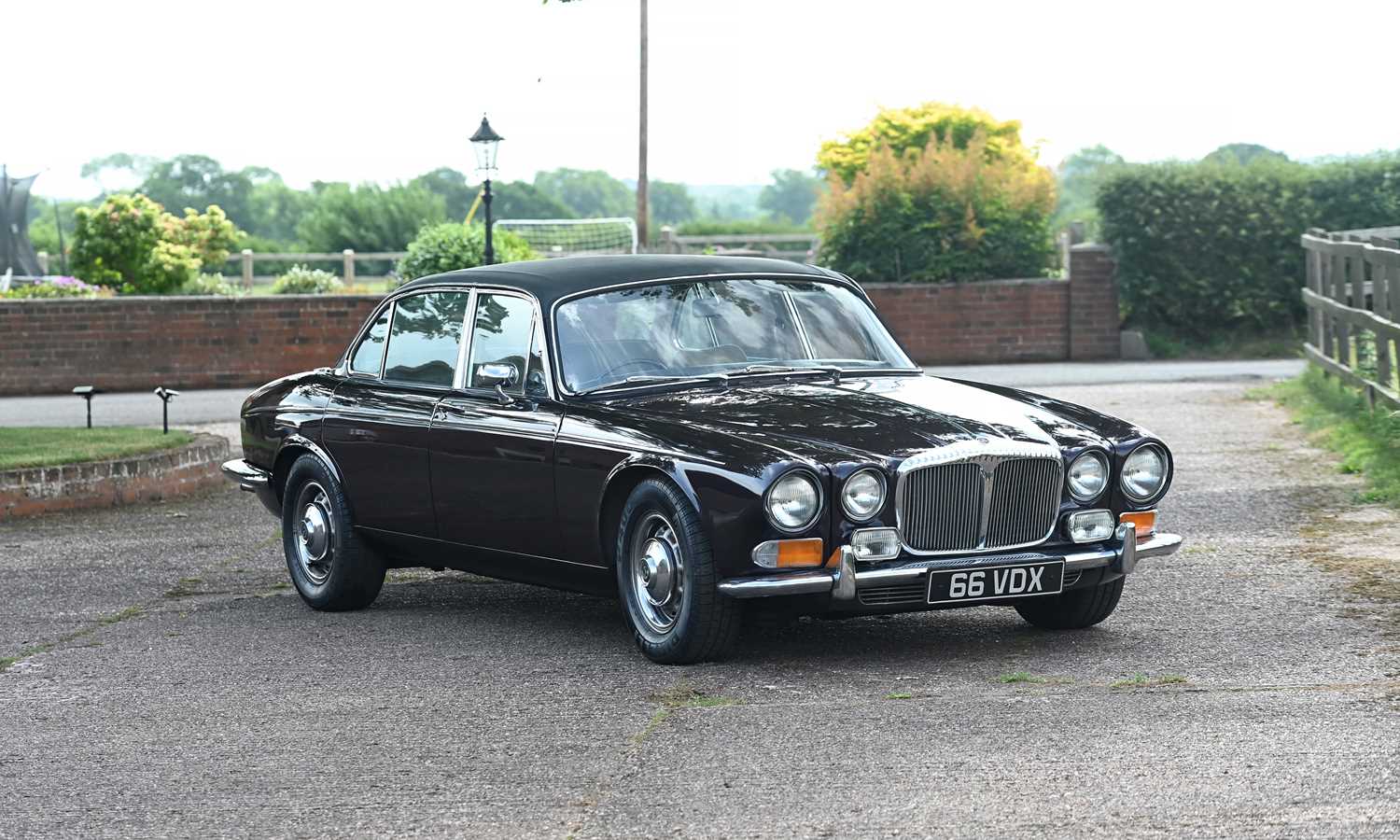 Lot 232 - 1973 Daimler Double Six by Vanden Plas Series I