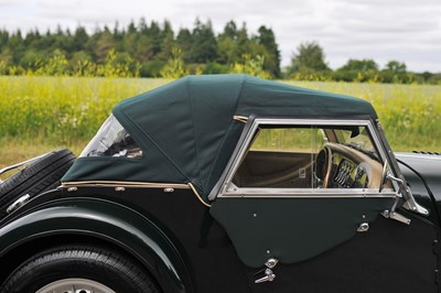 Lot 1990 Morgan Plus 8