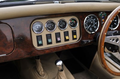Lot 1990 Morgan Plus 8