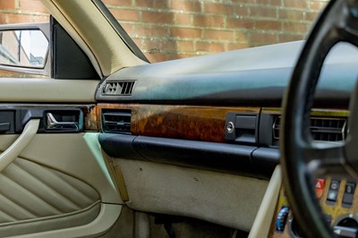 Lot 1989 Mercedes-Benz 500 SEC