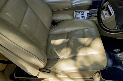 Lot 1989 Mercedes-Benz 500 SEC