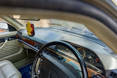 Lot 1989 Mercedes-Benz 500 SEC