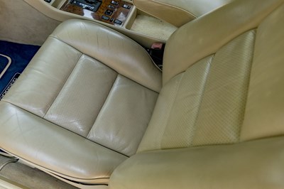 Lot 1989 Mercedes-Benz 500 SEC