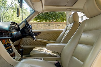 Lot 1989 Mercedes-Benz 500 SEC