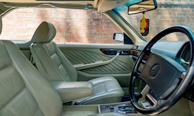 Lot 1989 Mercedes-Benz 500 SEC