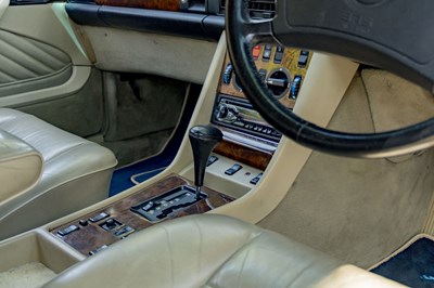 Lot 1989 Mercedes-Benz 500 SEC
